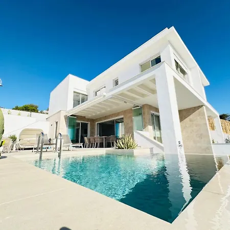 Chalet Casa Blanca *