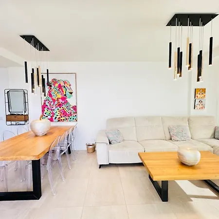 Chalet Casa Blanca *
